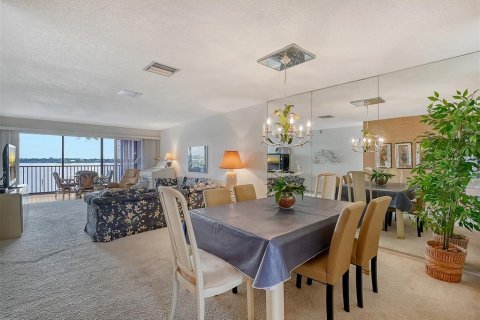 Condo in Sarasota, Florida, 2 bedrooms  № 1266205 - photo 10