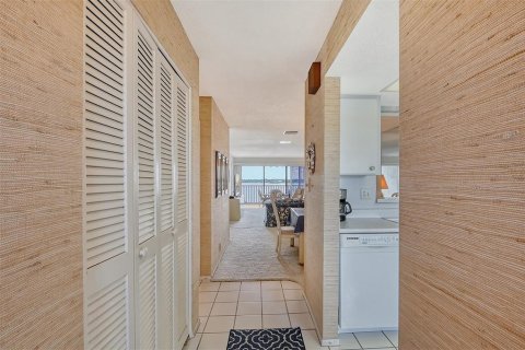 Condo in Sarasota, Florida, 2 bedrooms  № 1266205 - photo 9