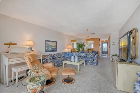 Condo in Sarasota, Florida, 2 bedrooms  № 1266205 - photo 19