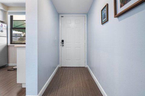 Copropriété à vendre à Boca Raton, Floride: 2 chambres, 121.98 m2 № 2424585 - photo 4