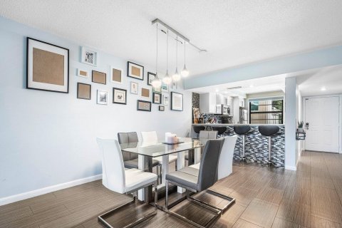 Copropriété à vendre à Boca Raton, Floride: 2 chambres, 121.98 m2 № 2424585 - photo 11