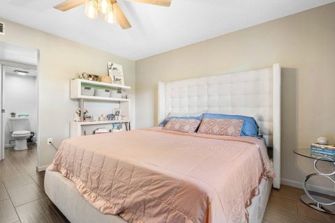 Copropriété à vendre à Boca Raton, Floride: 2 chambres, 121.98 m2 № 2424585 - photo 14