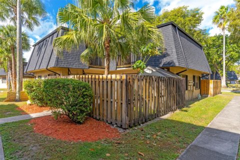 Townhouse in Miami, Florida 2 bedrooms, 120.96 sq.m. № 1983529 - photo 26