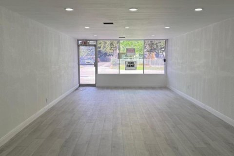 Commercial property in Sunrise, Florida № 2081463 - photo 2