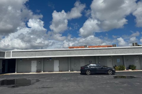 Commercial property in Sunrise, Florida № 2081463 - photo 6