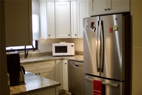 Duplex in Lake Placid, Florida 2 bedrooms, 120.77 sq.m. № 1686877 - photo 4