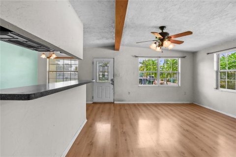 Casa en venta en Palmetto, Florida, 3 dormitorios, 110.37 m2 № 1918188 - foto 8