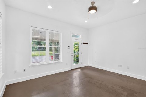 House in Gainesville, Florida 3 bedrooms, 119.94 sq.m. № 2402722 - photo 8