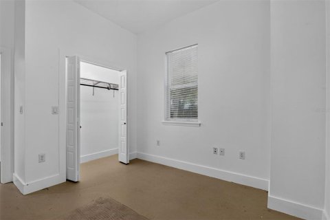 House in Gainesville, Florida 3 bedrooms, 119.94 sq.m. № 2402722 - photo 16