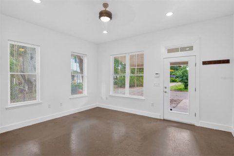 House in Gainesville, Florida 3 bedrooms, 119.94 sq.m. № 2402722 - photo 9