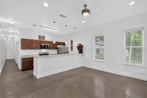 House in Gainesville, Florida 3 bedrooms, 119.94 sq.m. № 2402722 - photo 6