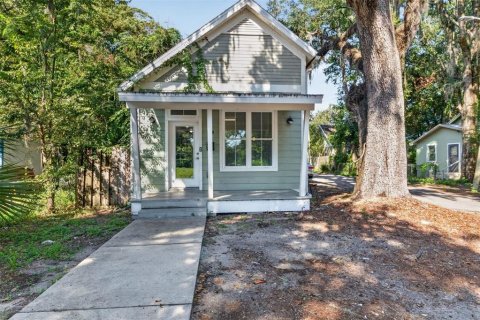 House in Gainesville, Florida 3 bedrooms, 119.94 sq.m. № 2402722