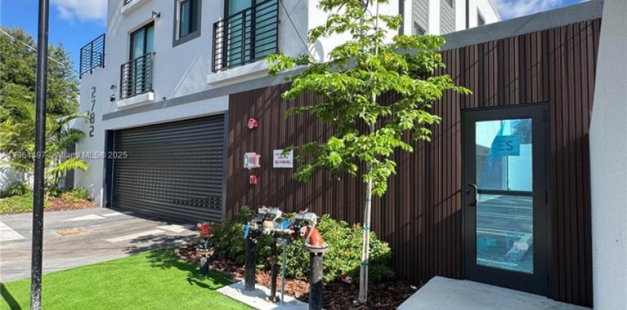 Apartamento en Miami, Florida 3 dormitorios, 83.61 m2 № 1979956