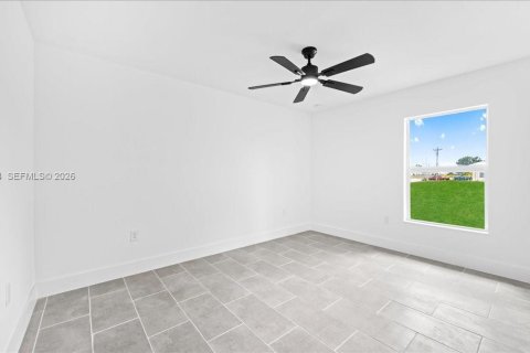 Casa en venta en Cape Coral, Florida, 4 dormitorios № 2003728 - foto 22