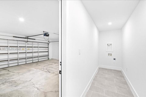 Casa en venta en Cape Coral, Florida, 4 dormitorios № 2003728 - foto 24