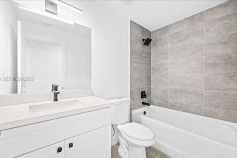 Casa en venta en Cape Coral, Florida, 4 dormitorios № 2003728 - foto 21