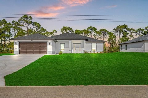 Casa en Cape Coral, Florida 4 dormitorios № 2003728