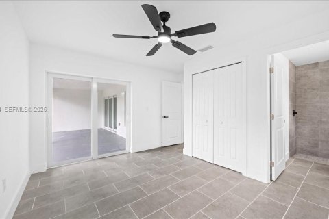 Casa en venta en Cape Coral, Florida, 4 dormitorios № 2003728 - foto 18