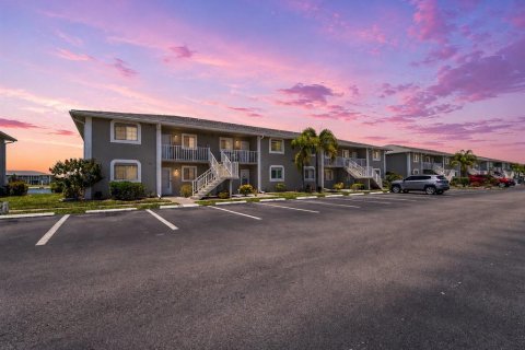 Condo in Punta Gorda, Florida, 2 bedrooms № 2236787