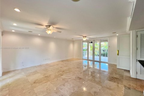 Villa ou maison à louer à Key Biscayne, Floride: 6 chambres, 668.71 m2 № 1952346 - photo 16