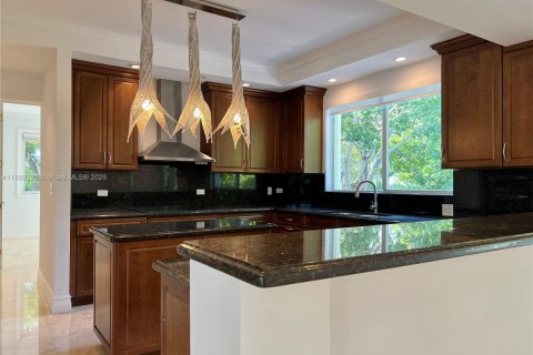 Villa ou maison à louer à Key Biscayne, Floride: 6 chambres, 668.71 m2 № 1952346 - photo 14