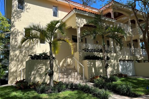 Villa ou maison à Key Biscayne, Floride 6 chambres, 668.71 m2 № 1952346
