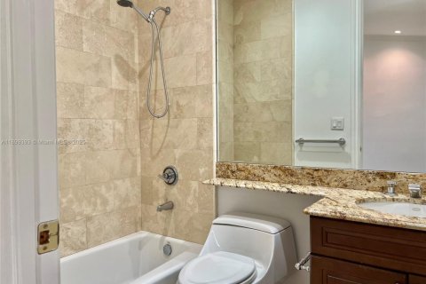 Villa ou maison à louer à Key Biscayne, Floride: 6 chambres, 668.71 m2 № 1952346 - photo 27