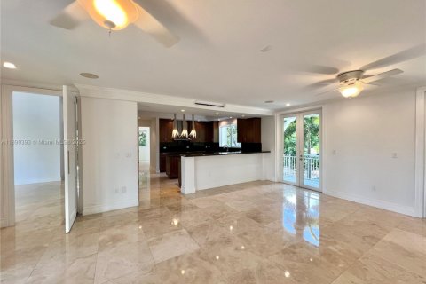 Villa ou maison à louer à Key Biscayne, Floride: 6 chambres, 668.71 m2 № 1952346 - photo 17