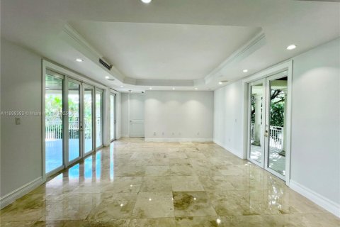 Villa ou maison à louer à Key Biscayne, Floride: 6 chambres, 668.71 m2 № 1952346 - photo 9