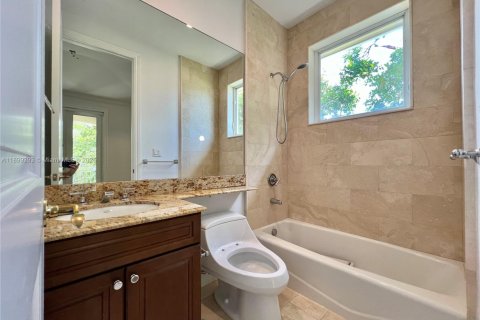 Villa ou maison à louer à Key Biscayne, Floride: 6 chambres, 668.71 m2 № 1952346 - photo 23