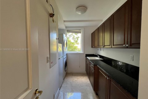 Villa ou maison à louer à Key Biscayne, Floride: 6 chambres, 668.71 m2 № 1952346 - photo 28