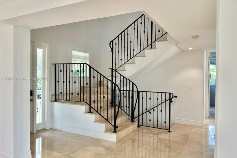 Villa ou maison à louer à Key Biscayne, Floride: 6 chambres, 668.71 m2 № 1952346 - photo 21