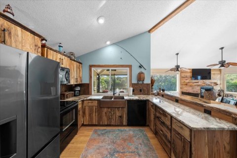 Condo in Crystal River, Florida, 2 bedrooms № 2395995 - photo 8