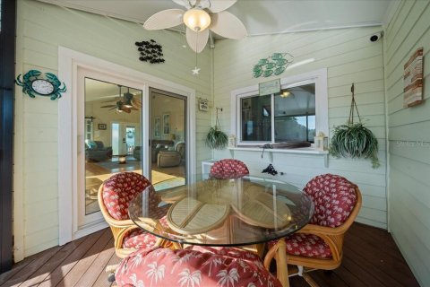 Condo in Crystal River, Florida, 2 bedrooms № 2395995 - photo 25