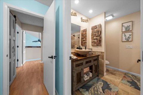 Condo in Crystal River, Florida, 2 bedrooms № 2395995 - photo 19