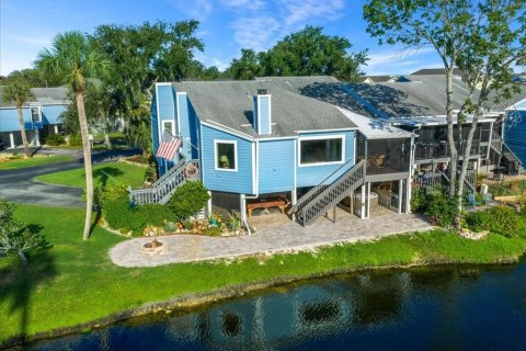 Condo in Crystal River, Florida, 2 bedrooms  № 2395995