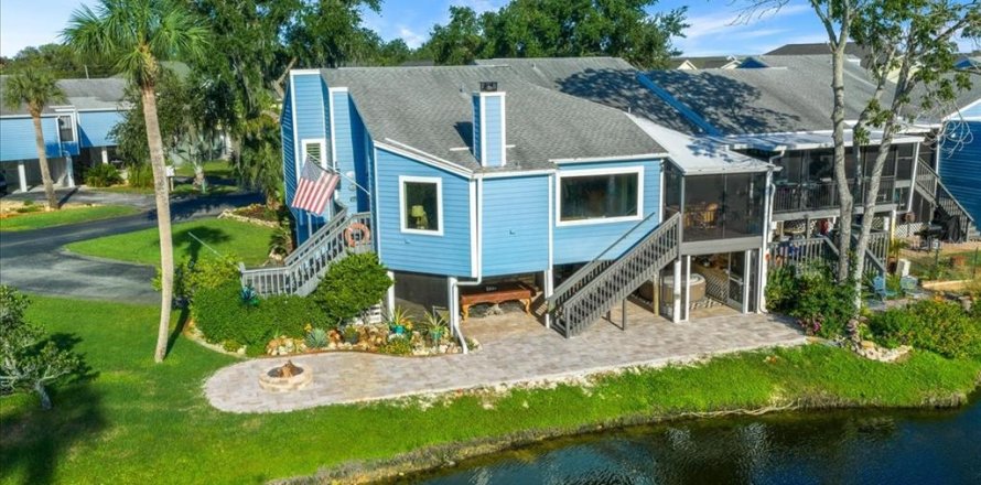 Condo in Crystal River, Florida, 2 bedrooms № 2395995