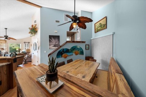 Condo in Crystal River, Florida, 2 bedrooms № 2395995 - photo 9
