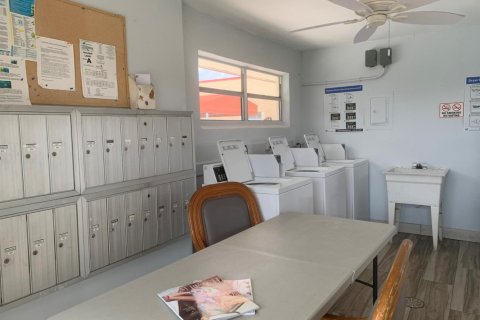 Copropriété à louer à West Palm Beach, Floride: 2 chambres, 82.5 m2 № 1058842 - photo 1