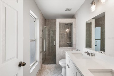 House in Valrico, Florida 3 bedrooms, 141.58 sq.m. № 2215836 - photo 8