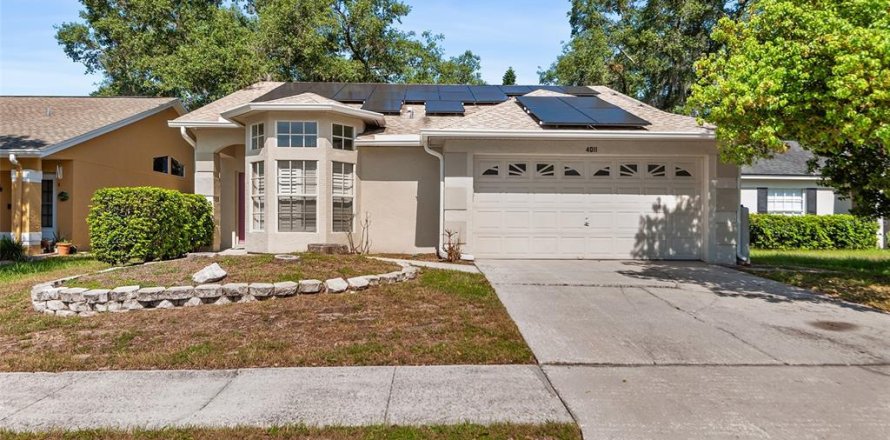 House in Valrico, Florida 3 bedrooms, 141.58 sq.m. № 2215836
