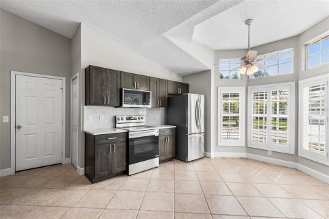House in Valrico, Florida 3 bedrooms, 141.58 sq.m. № 2215836 - photo 4