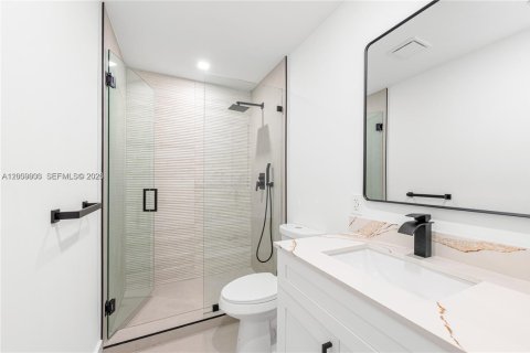 House in Miami, Florida 5 bedrooms, 260.31 sq.m. № 2073225 - photo 28