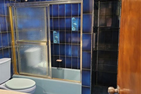 Купить виллу или дом в Майами-Гарденс, Флорида 3 спальни, 221.57м2, № 2246520 - фото 18