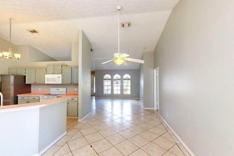 House in Port St. Lucie, Florida 4 bedrooms, 163.69 sq.m. № 2083254 - photo 30