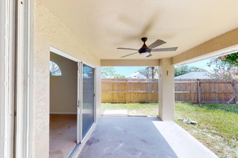 House in Port St. Lucie, Florida 4 bedrooms, 163.69 sq.m. № 2083254 - photo 17