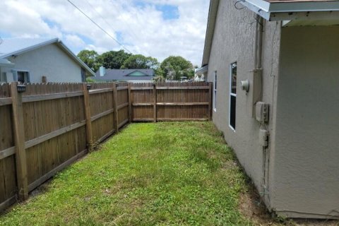 House in Port St. Lucie, Florida 4 bedrooms, 163.69 sq.m. № 2083254 - photo 25