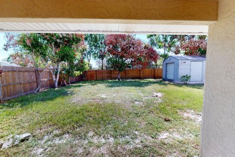 House in Port St. Lucie, Florida 4 bedrooms, 163.69 sq.m. № 2083254 - photo 18