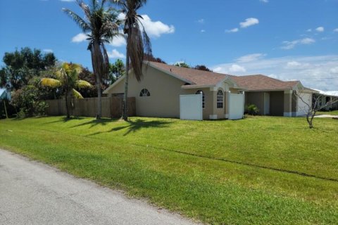 House in Port St. Lucie, Florida 4 bedrooms, 163.69 sq.m. № 2083254 - photo 6