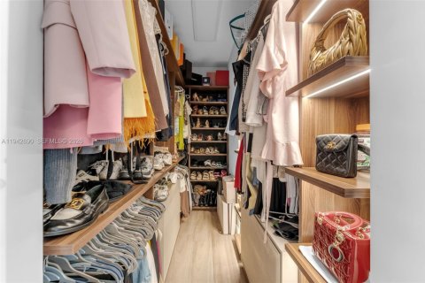 Купить виллу или дом в Майами, Флорида 4 спальни, 223.8м2, № 1999212 - фото 21